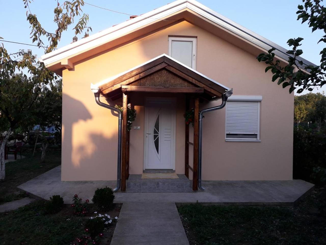 Airport Apartment T&T Surcin Exterior photo